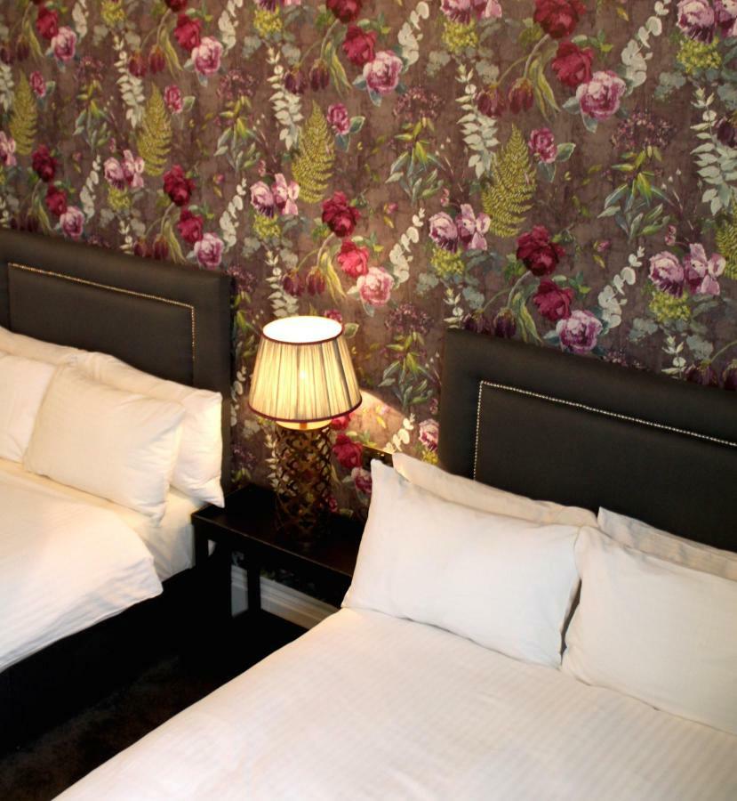 Kings Arms Hotel Брентфорд Екстериор снимка