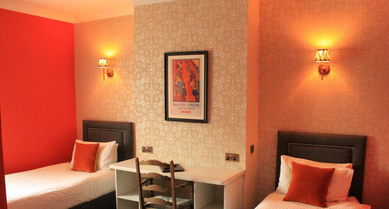 Kings Arms Hotel Брентфорд Екстериор снимка