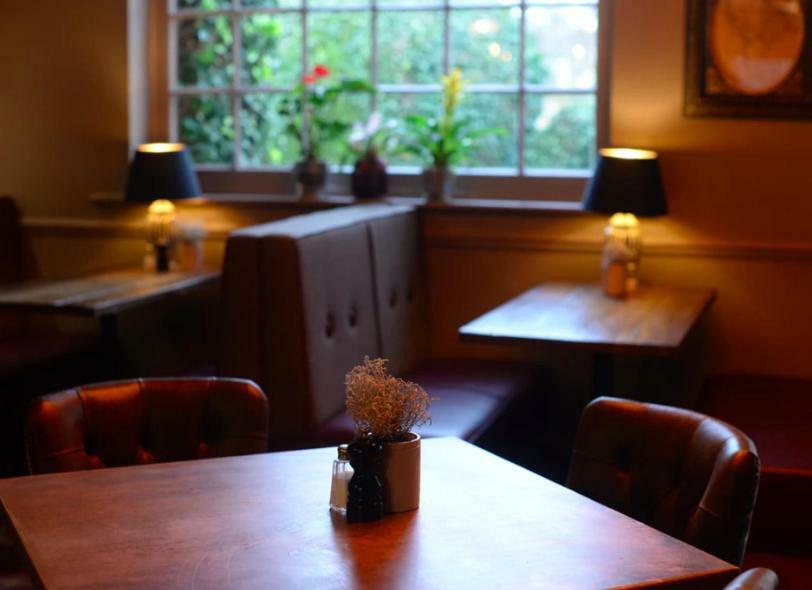 Kings Arms Hotel Брентфорд Екстериор снимка
